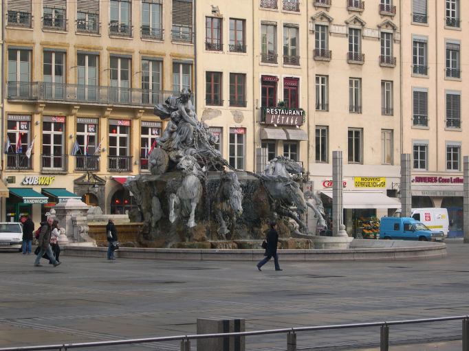  Fontaine de la place des Terreaux